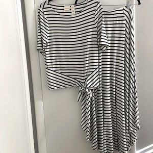 Chico’s 2 Piece Top Skirt Set